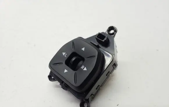 Wing mirror switch