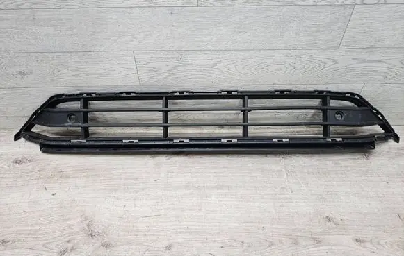 Volvo XC90 Front bumper lower grill 32345820
