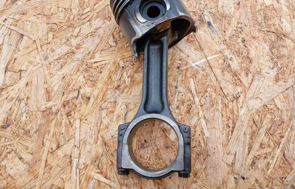 Renault Trafic II (X83) Piston with connecting rod