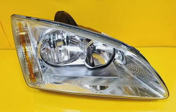 Ford Focus Headlight/headlamp 4M51-13W029-AC