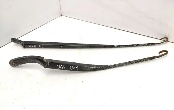 Renault Laguna II Front wiper blade arm 80004996