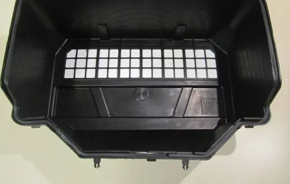 Battery box tray