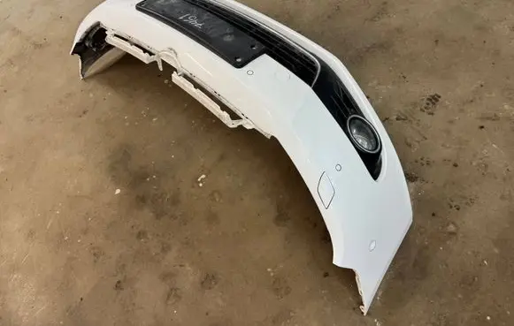 Volkswagen Golf VI Front bumper LB9A