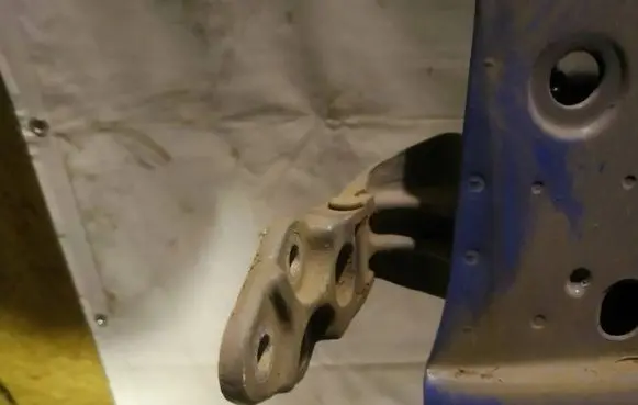 Renault Master II Front door upper hinge