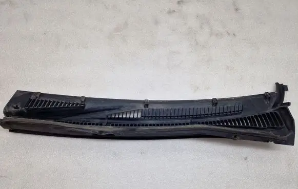 Suzuki Grand Vitara II Wiper trim 7731165J0