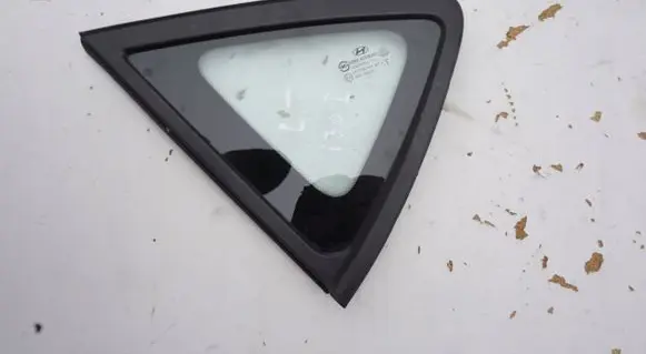 Hyundai i30 Front triangle window/glass 