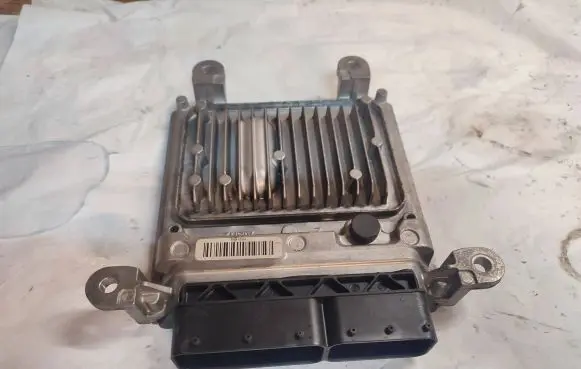 Mercedes-Benz C W204 Engine control unit/module A6519007500 28336101 A0064461540
