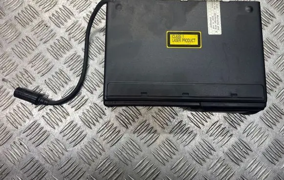 Audi A6 S6 C5 4B CD/DVD changer 4B0035111