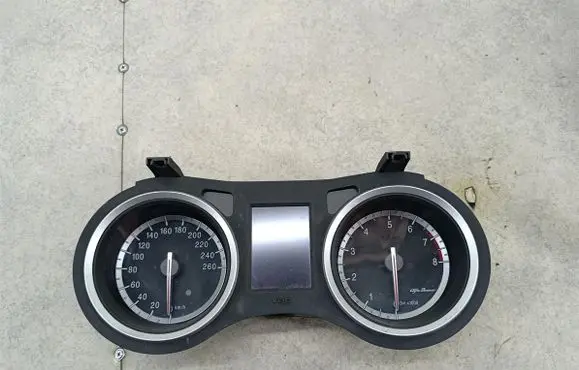 Alfa Romeo 159 Speedometer (instrument cluster) 015607282556072825