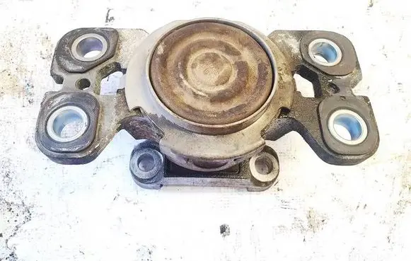 Volvo S80 Engine mount bracket