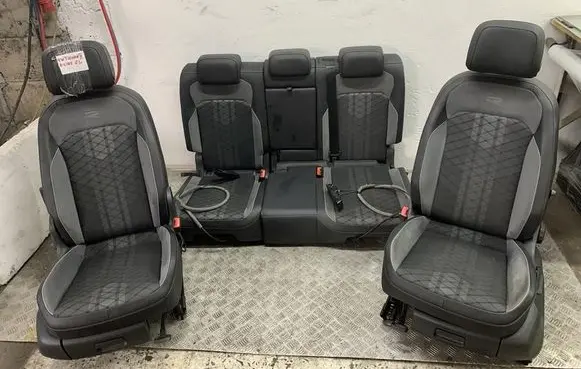 Volkswagen Tiguan Seat set 