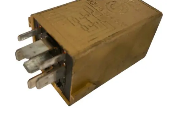BMW X5 E53 Window wiper relay 8384505 61368384505