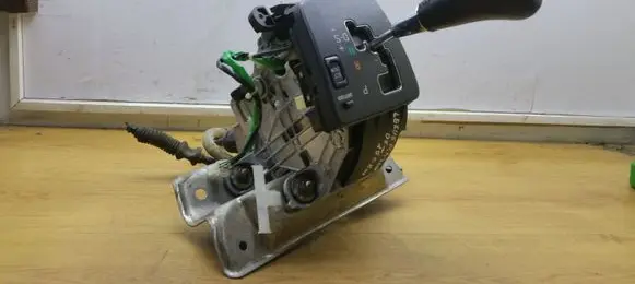 Lexus RX 300 Gear shifter/selector