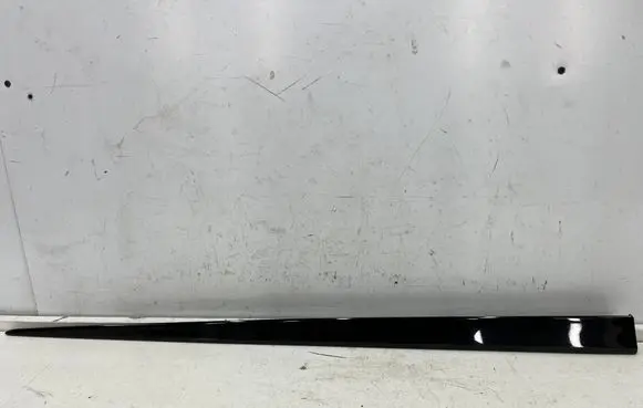 Toyota Yaris Front door trim (molding) 75734-0d011 75734-0d021