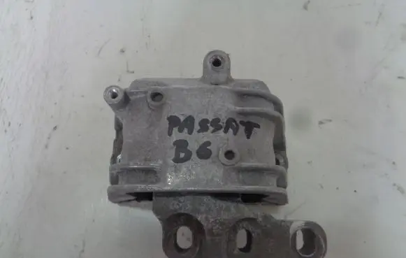 Volkswagen PASSAT B6 Engine mounting bracket 4H0199308AE