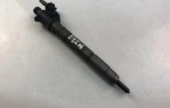 Volvo V60 Fuel injector 31272690