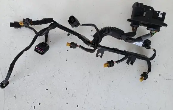 Audi A5 8T 8F Fuel injector wires 06H971627