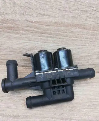 BMW 5 F10 F11 Coolant heater control valve 9310349