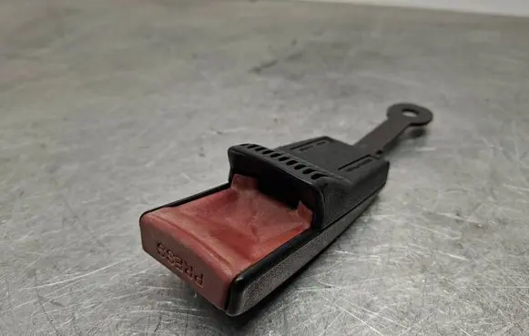 Mercedes-Benz C W202 Front seatbelt 2028607669