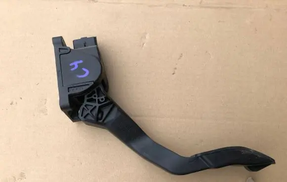 Citroen C4 I Accelerator throttle pedal 0280755120