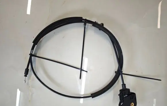 Land Rover Range Rover Sport L494 Engine bonnet/hood lock release cable 