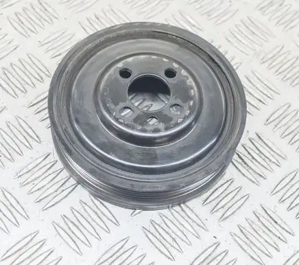 Volkswagen Golf VII Crankshaft pulley 04L105243