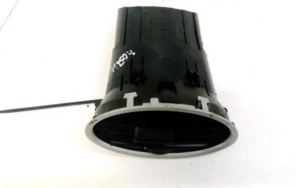 Ford Focus Dash center air vent grill 4M51A014L21AD 4M51-A014L21-AD