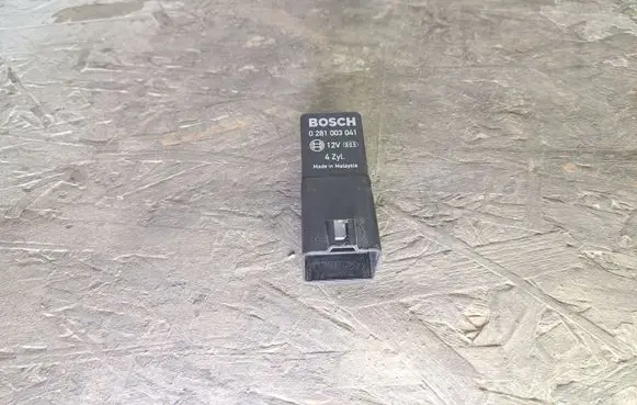 Opel Antara Glow plug pre-heat relay 96440063 0281003041