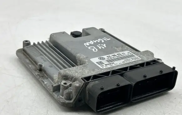Volkswagen Tiguan Engine control unit/module 03C906032AJ 03C906032C 0261S04655