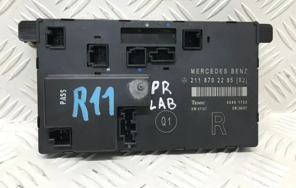 Mercedes-Benz E W211 Door control unit/module 2118702285
