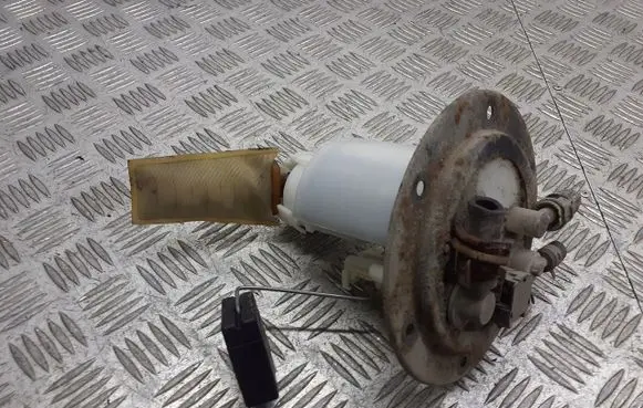 Suzuki Alto Mechanical fuel pump 15100-68KA0
