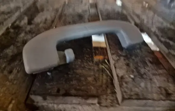 Nissan Qashqai Rear interior roof grab handle