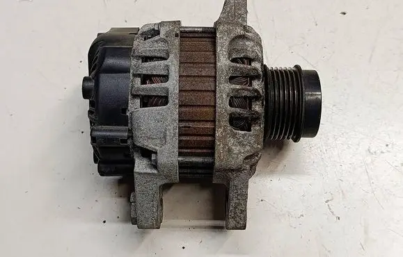 KIA Ceed Generator/alternator 373002B710U2 373002B710