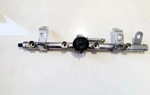 Mini One - Cooper R50 - 53 Fuel main line pipe 04891337ab