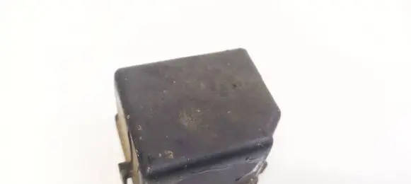 Nissan X-Trail T30 Fuse box cover 