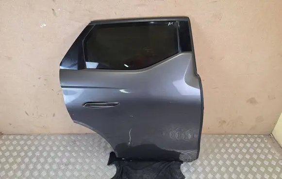 DS Automobiles 3 Crossback Rear door