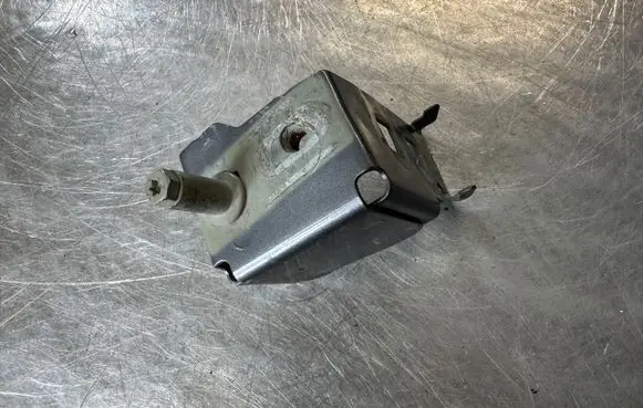 Renault Scenic IV - Grand scenic IV Fender mounting bracket 2350041R