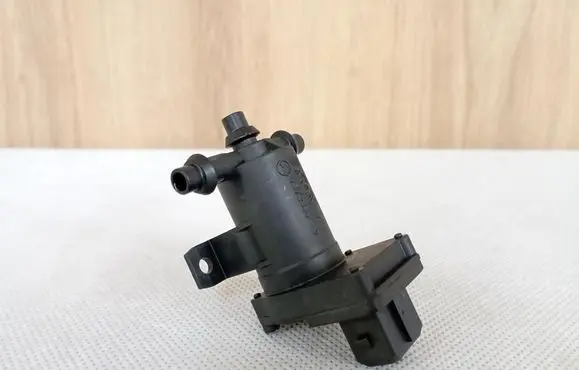 Mercedes-Benz SLK R170 Vacuum valve 2028000178 A2028000178