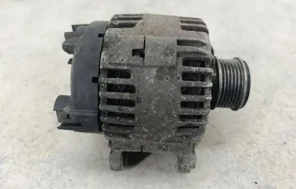 Volkswagen Golf Plus Generator/alternator 06F903023C