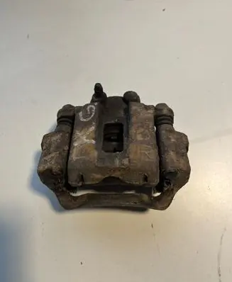 Mitsubishi Pajero Rear brake caliper