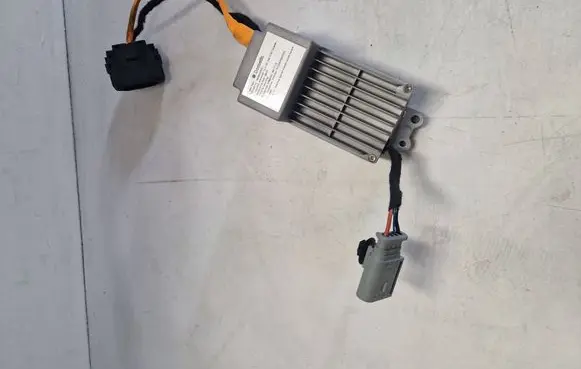 Citroen C4 II Voltage converter/converter module 9688692880