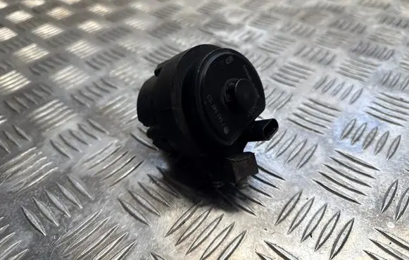 BMW i8 Electric auxiliary coolant/water pump 7643949