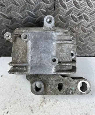 Skoda Octavia Mk2 (1Z) Engine mount bracket 1K0199262B