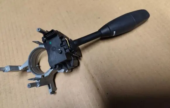 Chrysler 300 - 300C Wiper control stalk 01411200