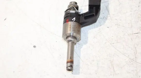 Volkswagen Golf VI Fuel injector 03C906036F