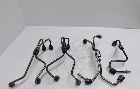 Volvo S80 Fuel injector supply line/pipe 