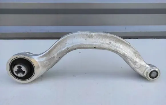 Tesla Model 3 Rear control arm 104435900A