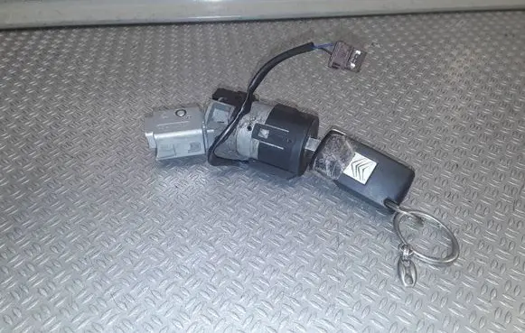 Citroen C4 I Picasso Ignition lock 36410600 9663123380