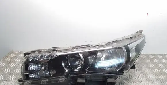 Toyota Corolla E160 E170 Headlight/headlamp 8115002E7100