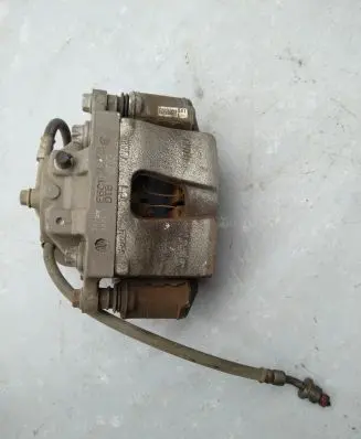 Hyundai Kona I Front brake caliper E6C1